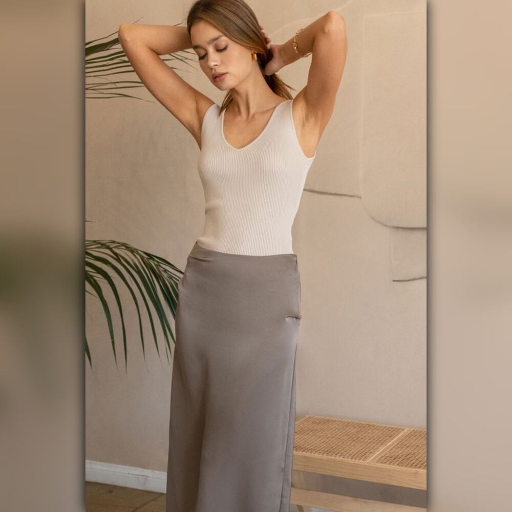 A046-B • Oatmeal Ribbed V Neck Sleeveless Tank Top